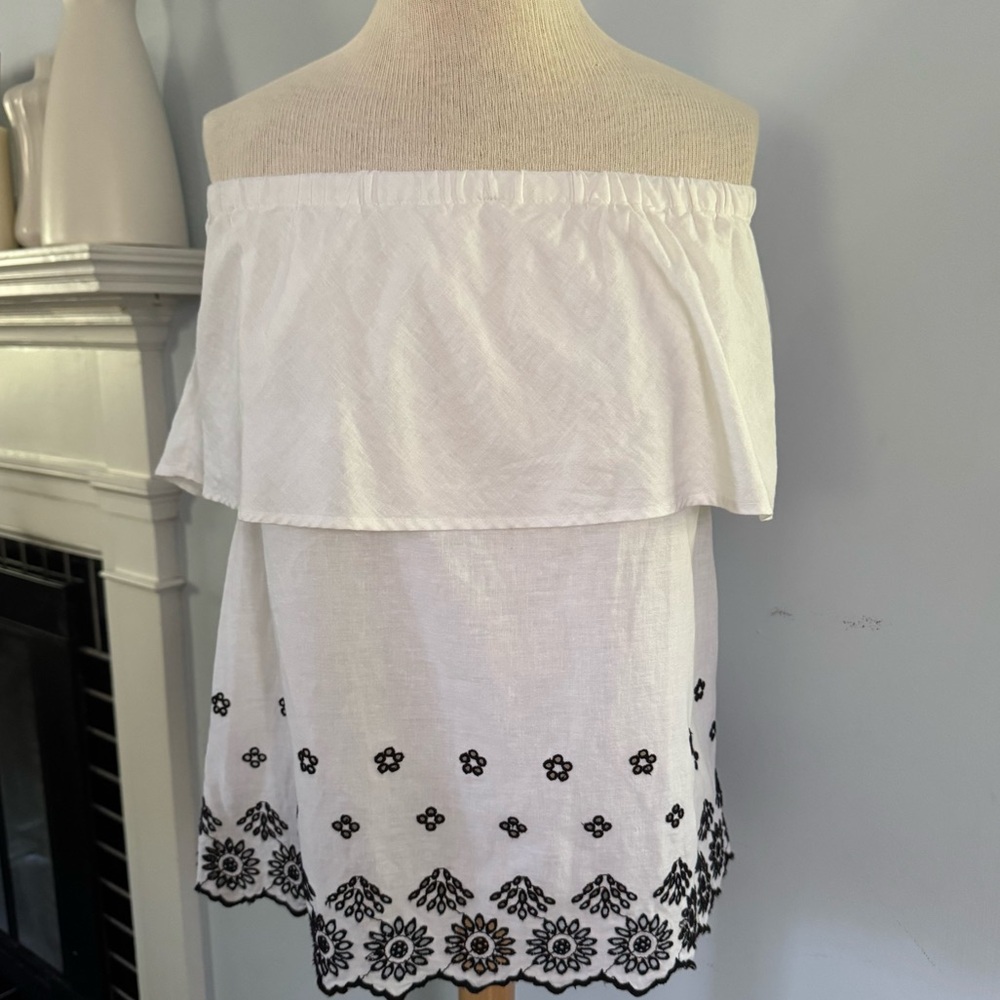 Old Navy cold shoulder embroidered linen ruffle top w/ cutwork white black Sz M - Picture 3 of 14